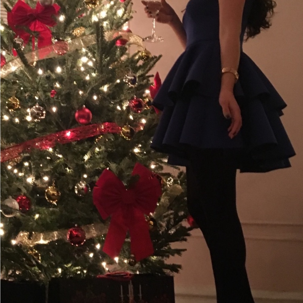 Dress - Picture 6 of 6